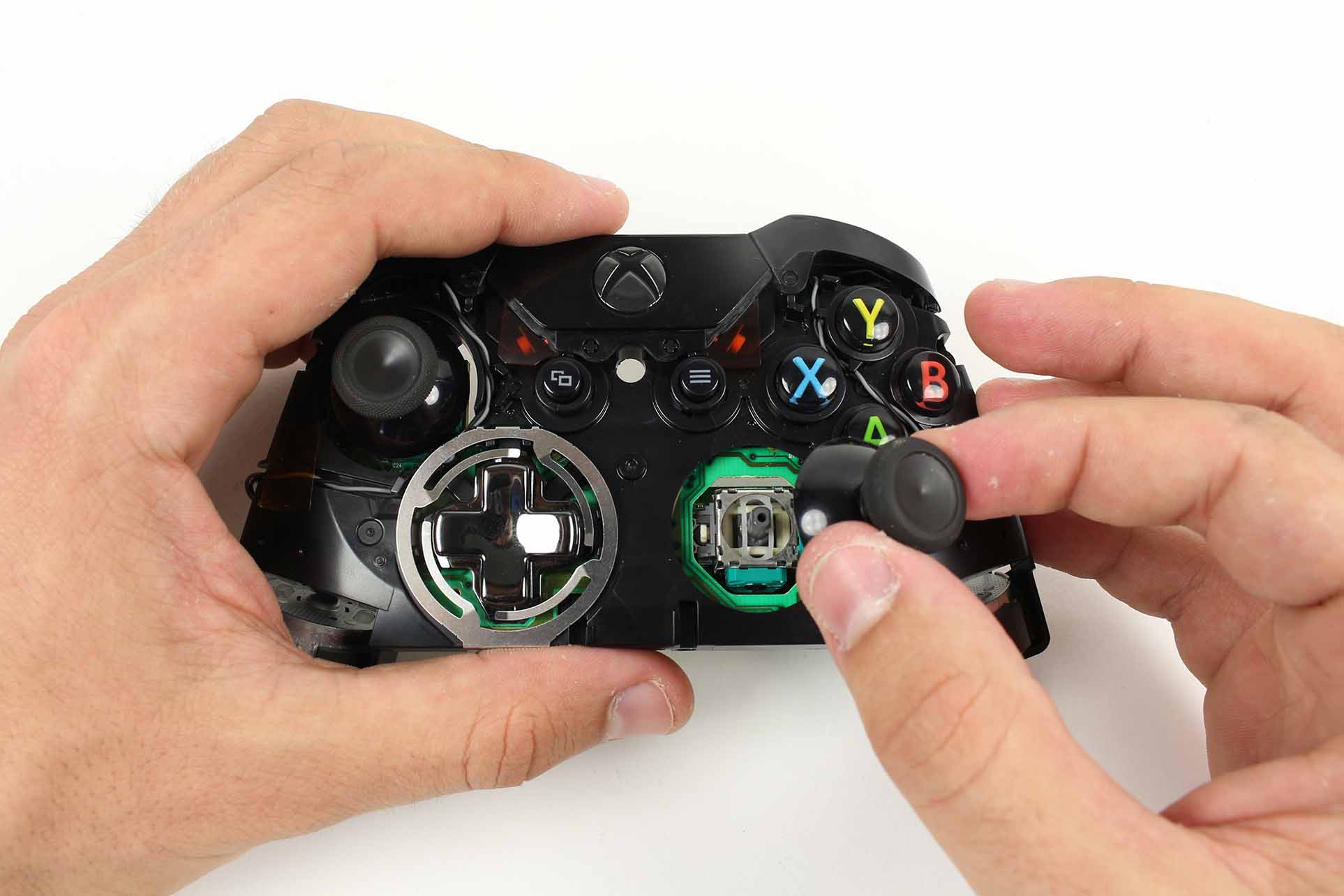 DIY Xbox Controller Repairs Just Became Much More Appealing